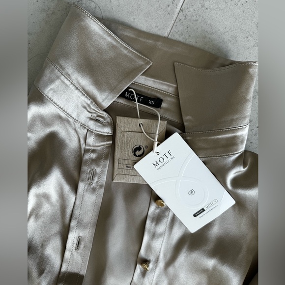 MOTF PREMIUM SILK SOLID COLOR BLOUSE - Picture 3 of 4